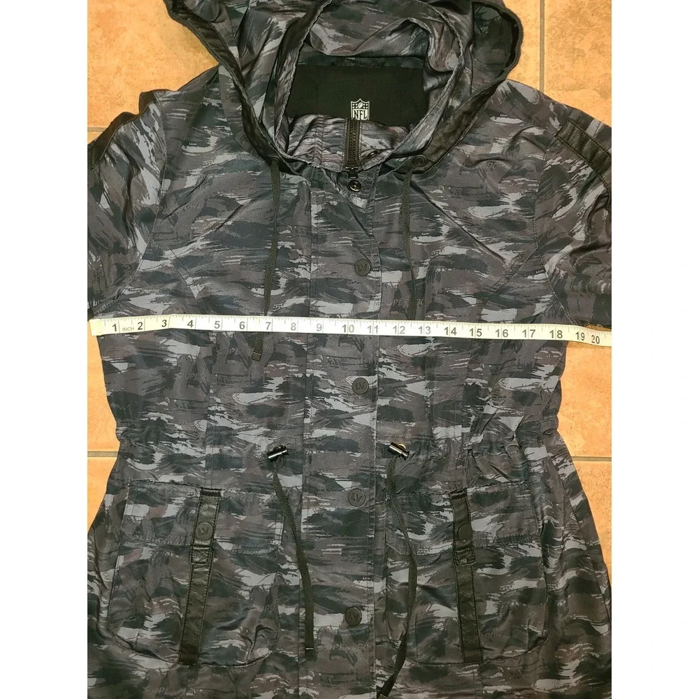 Super‎ Bowl LV NFL '21 Woman's Black Windbreaker Camouflage Jacket Size M Thumb